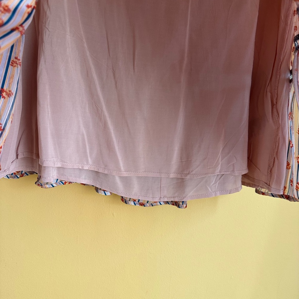Urban Outfitters Floral Blouse - Picture 3 of 9